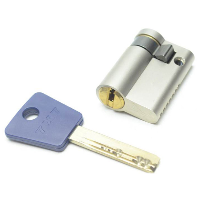 Цилиндр Mul-t-lock 7x7 42.5(33x9.5) ключ - половинка VIP NST никель сатин Цилиндр Mul-t-lock 7x7 42.5(33x9.5) ключ - половинка VIP NST никель сатин