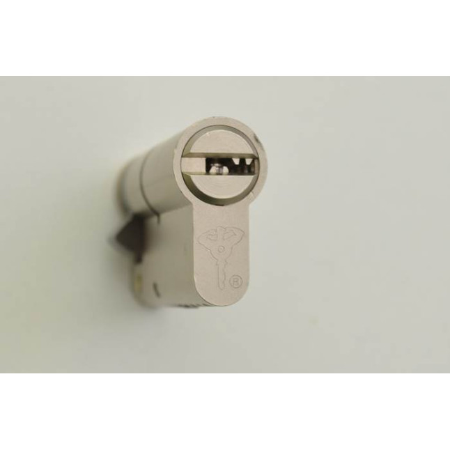 Цилиндр Mul-t-lock Classic 59.5 (50x9.5) ключ - половинка NST никель сатин Цилиндр Mul-t-lock Classic 59.5 (50x9.5) ключ - половинка NST никель сатин